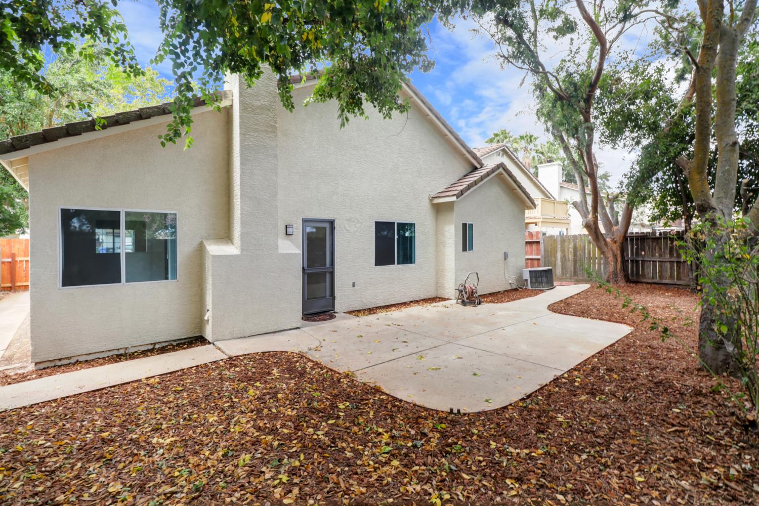 9155 Bungalow Way