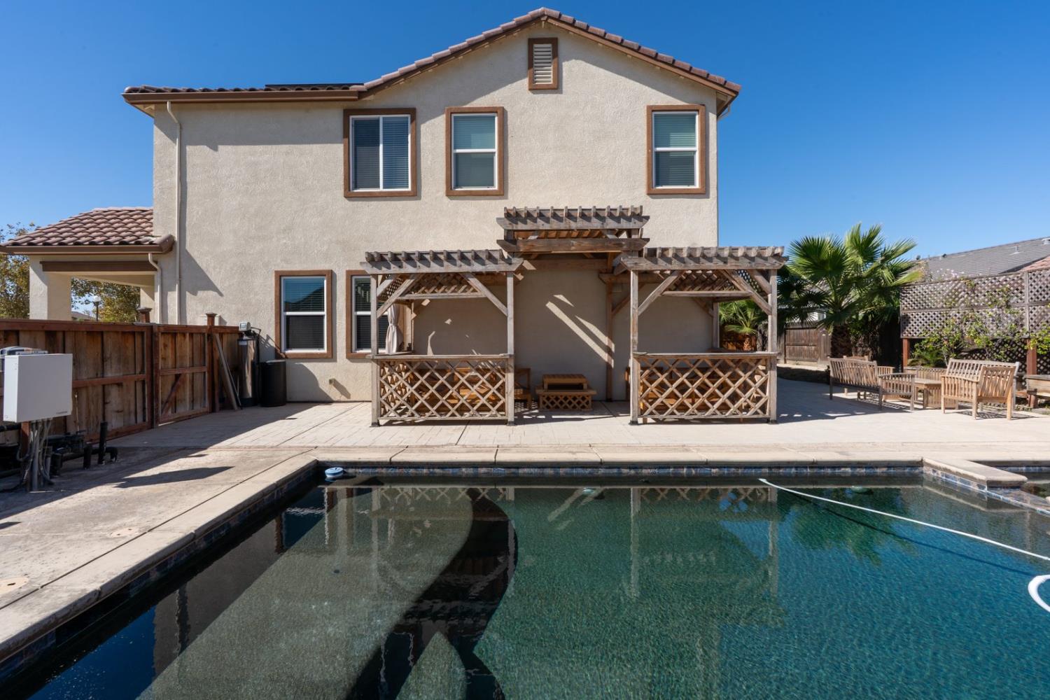 Los Banos, California 93635, United States, 4 Bedrooms Bedrooms, ,3 BathroomsBathrooms,Residential,Active,225907