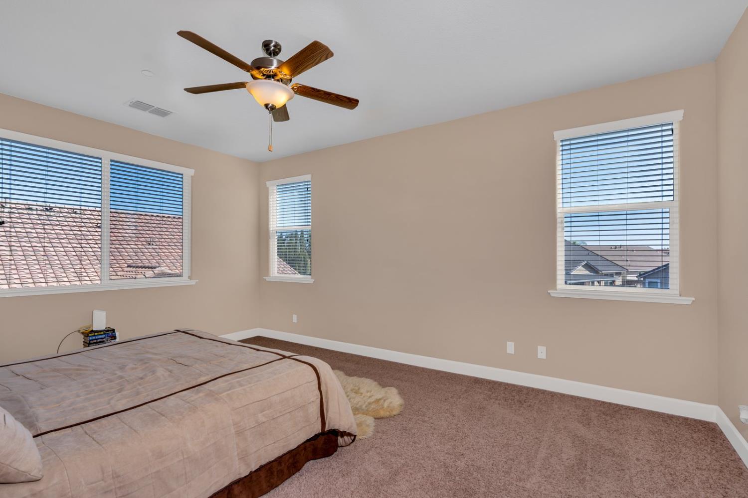 Los Banos, California 93635, United States, 4 Bedrooms Bedrooms, ,3 BathroomsBathrooms,Residential,Active,225907