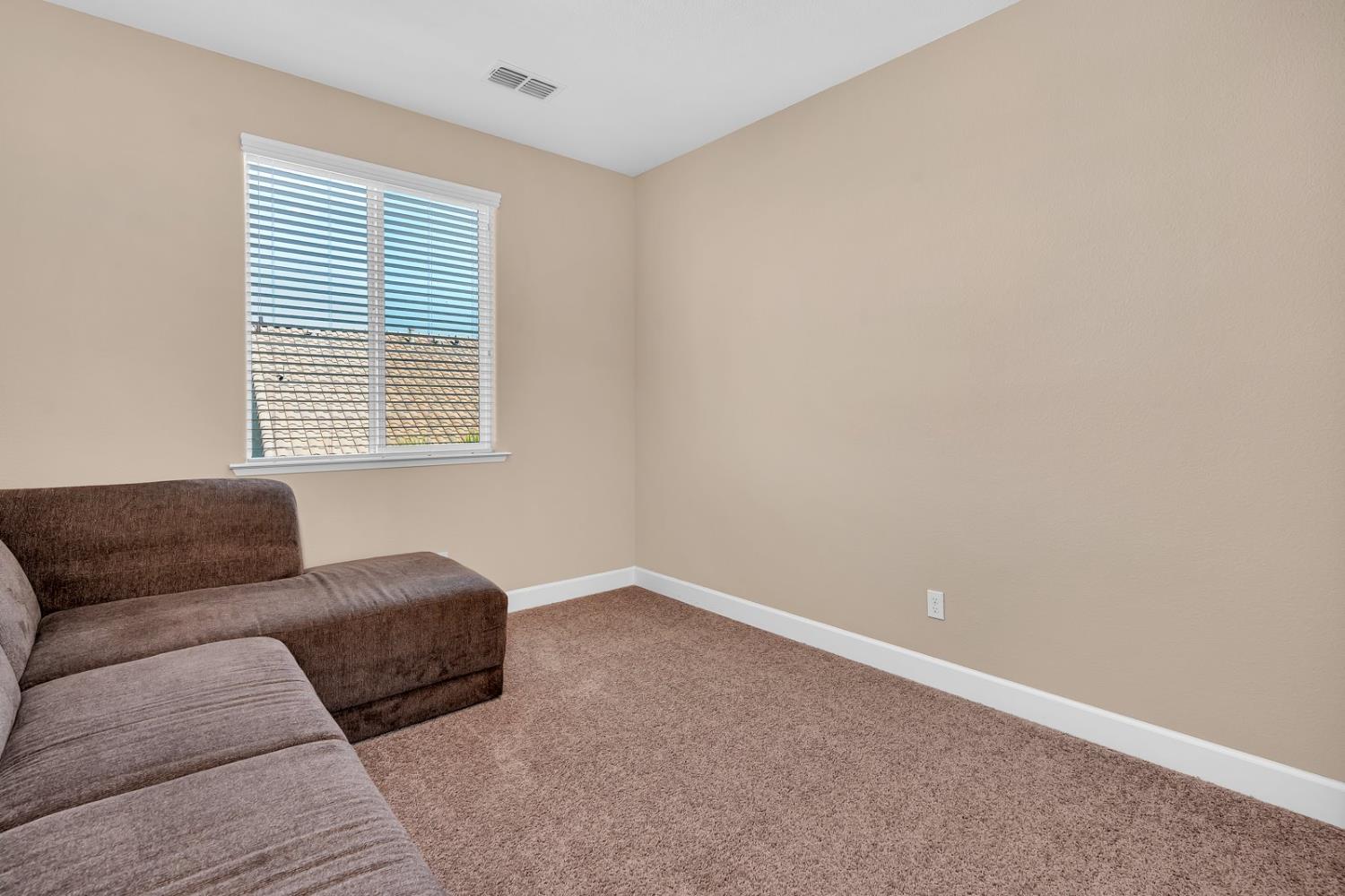 Los Banos, California 93635, United States, 4 Bedrooms Bedrooms, ,3 BathroomsBathrooms,Residential,Active,225907