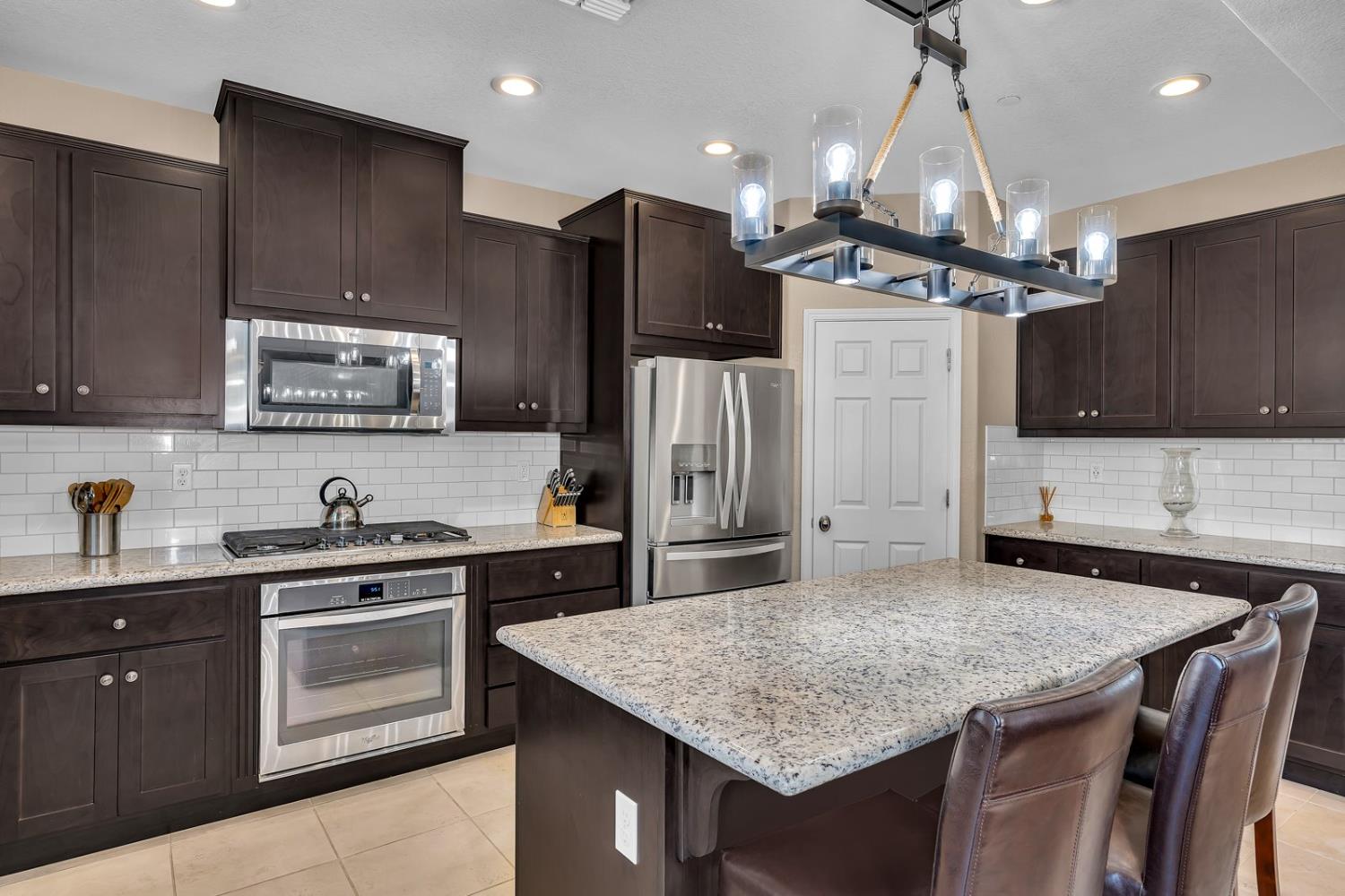 Los Banos, California 93635, United States, 4 Bedrooms Bedrooms, ,3 BathroomsBathrooms,Residential,Active,225907