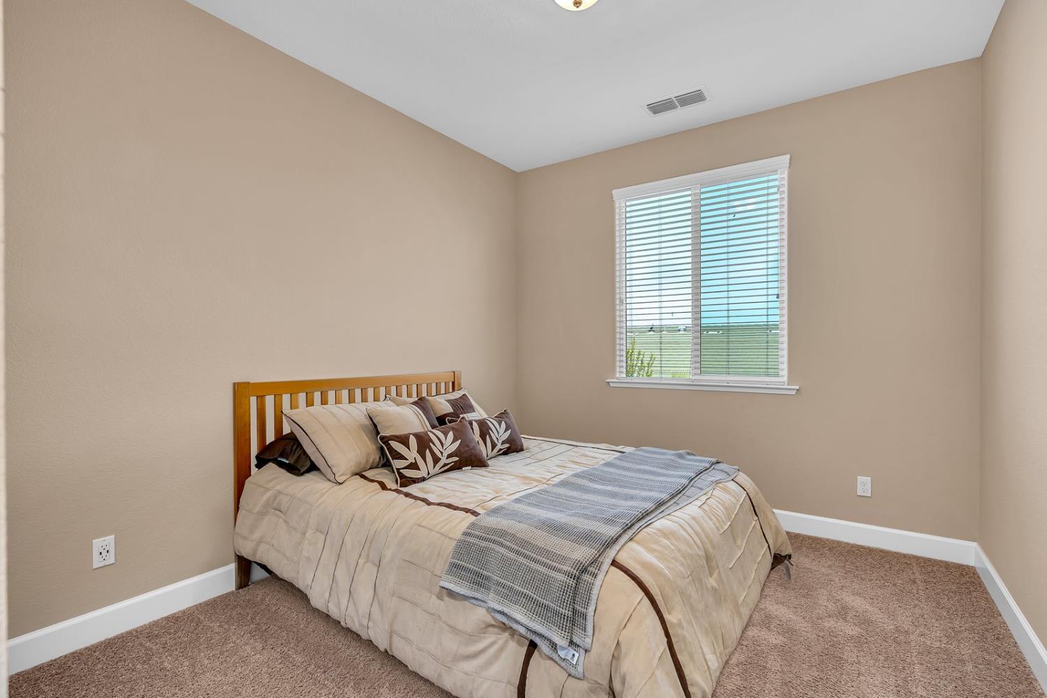 Los Banos, California 93635, United States, 4 Bedrooms Bedrooms, ,3 BathroomsBathrooms,Residential,Active,225907