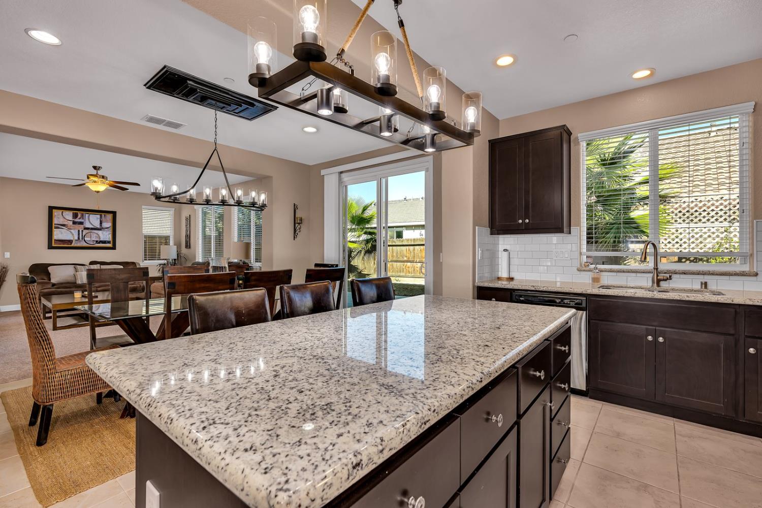 Los Banos, California 93635, United States, 4 Bedrooms Bedrooms, ,3 BathroomsBathrooms,Residential,Active,225907