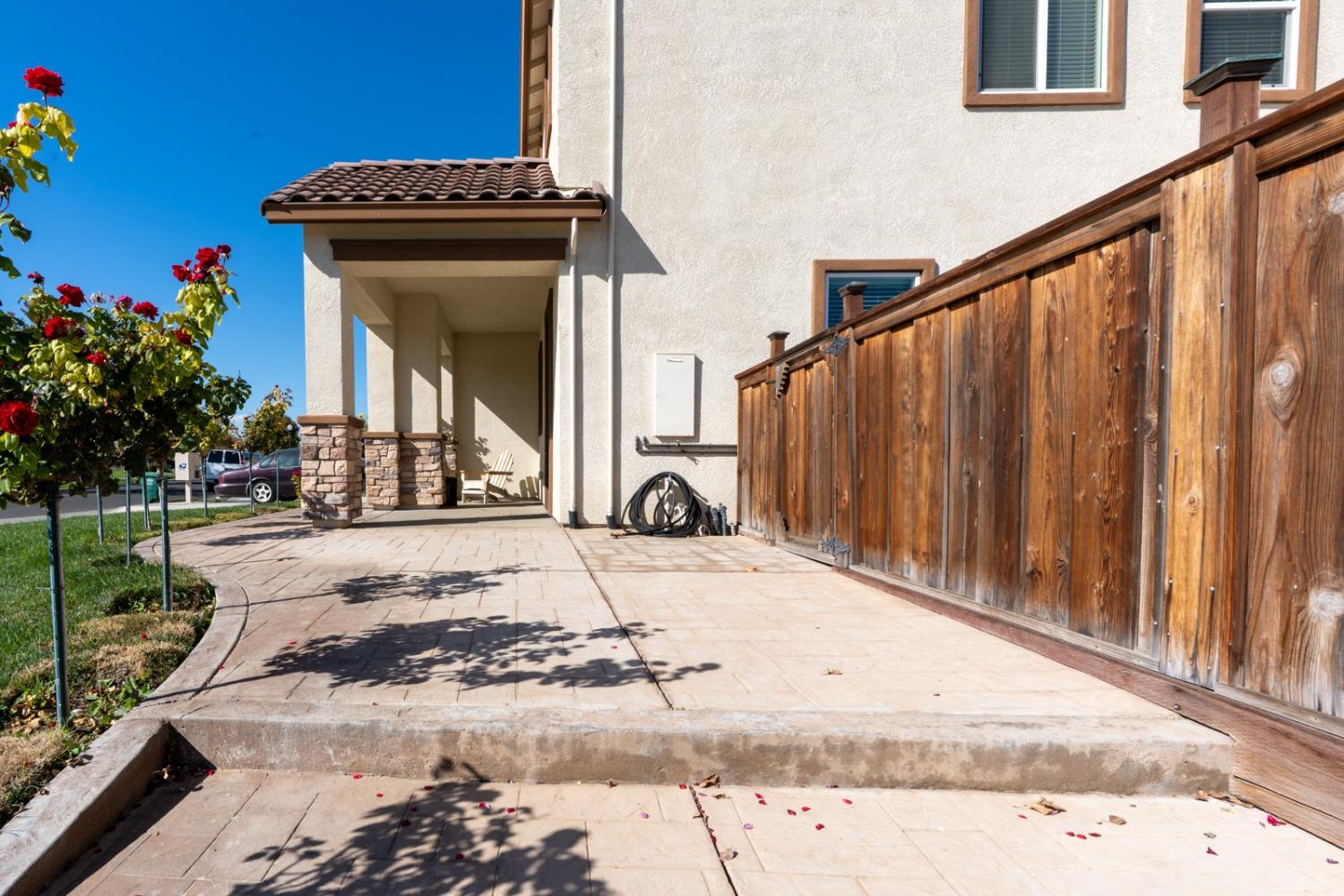 Los Banos, California 93635, United States, 4 Bedrooms Bedrooms, ,3 BathroomsBathrooms,Residential,Active,225907