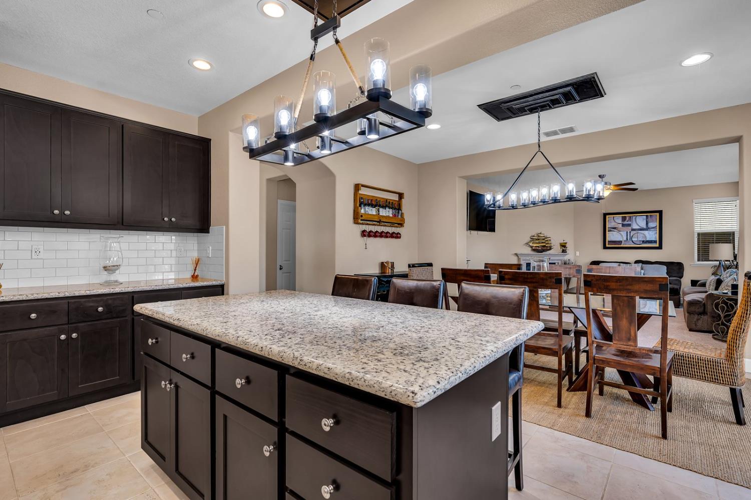 Los Banos, California 93635, United States, 4 Bedrooms Bedrooms, ,3 BathroomsBathrooms,Residential,Active,225907