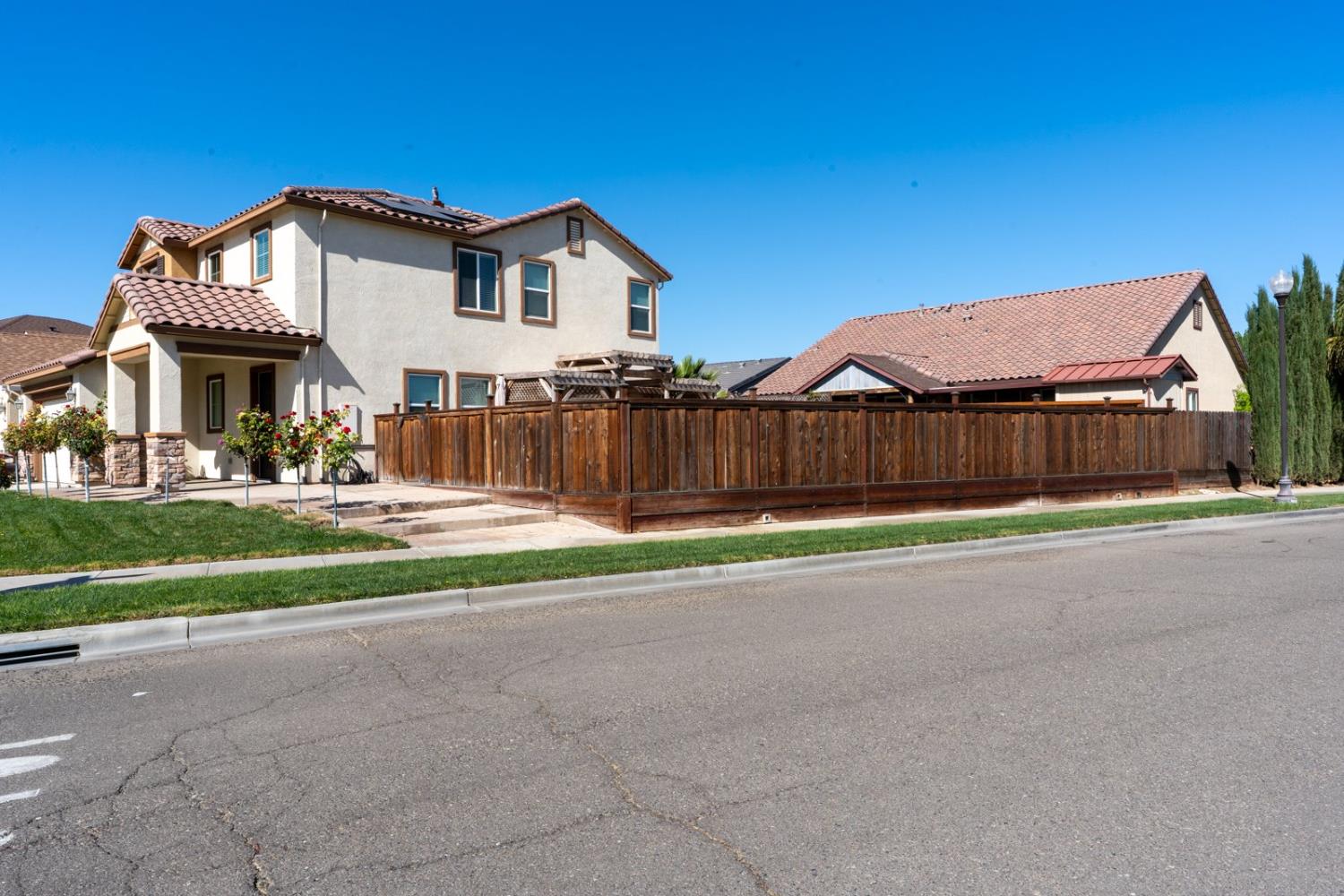 Los Banos, California 93635, United States, 4 Bedrooms Bedrooms, ,3 BathroomsBathrooms,Residential,Active,225907