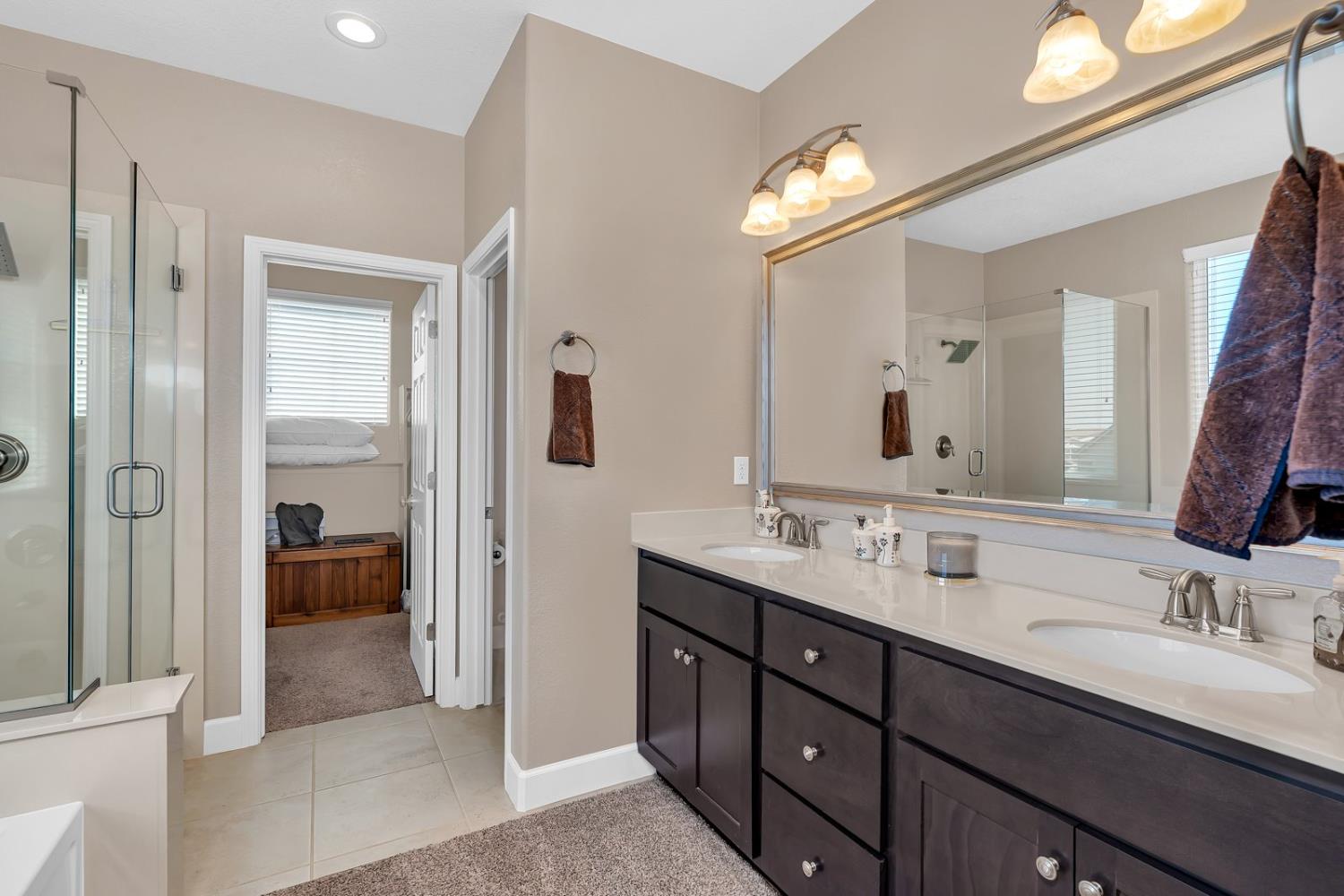 Los Banos, California 93635, United States, 4 Bedrooms Bedrooms, ,3 BathroomsBathrooms,Residential,Active,225907