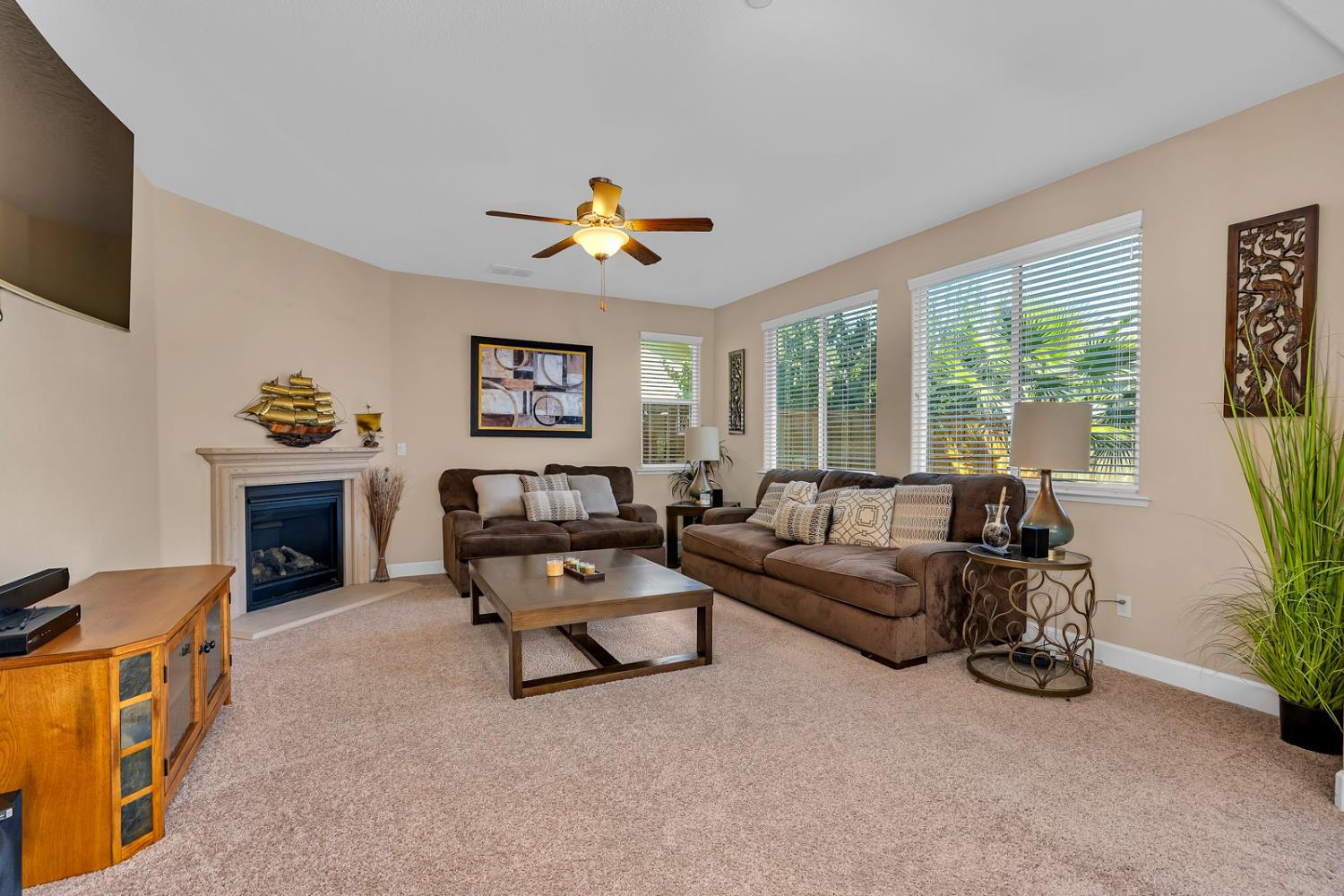 Los Banos, California 93635, United States, 4 Bedrooms Bedrooms, ,3 BathroomsBathrooms,Residential,Active,225907