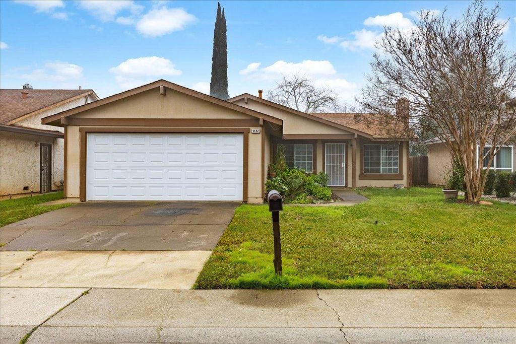 Photo of 9482 Countryroads Drive, Sacramento, CA 95827 (MLS # 226002213)