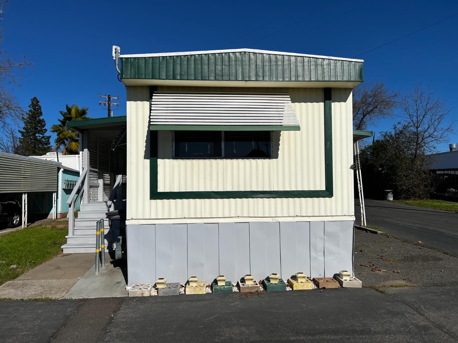 5935 Auburn Blvd 189