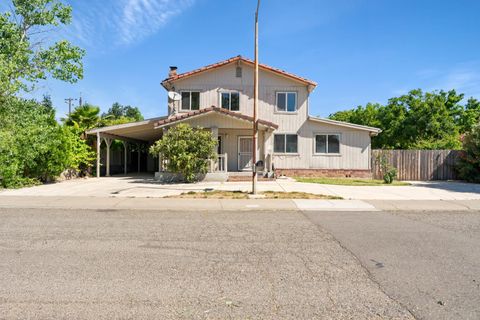 8905 Fredric Ave, Sacramento, CA 95826 - #: 225061055