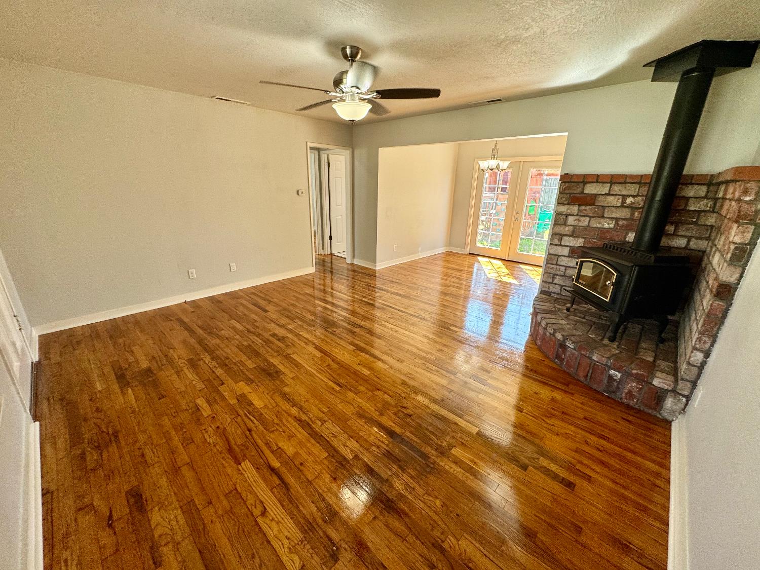 3825 San Joaquin Avenue