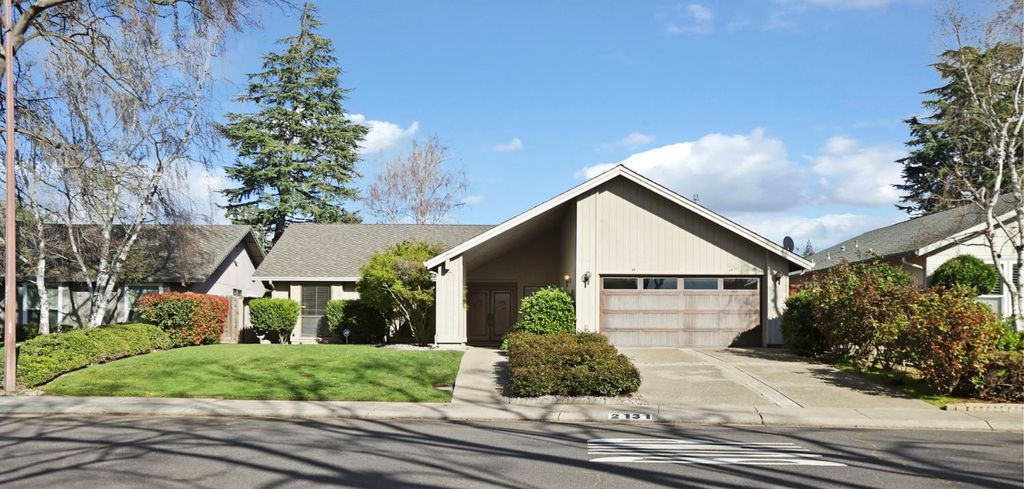 Photo of 2131 Canyon Creek Drive, Stockton, CA 95207 (MLS # 226021511)