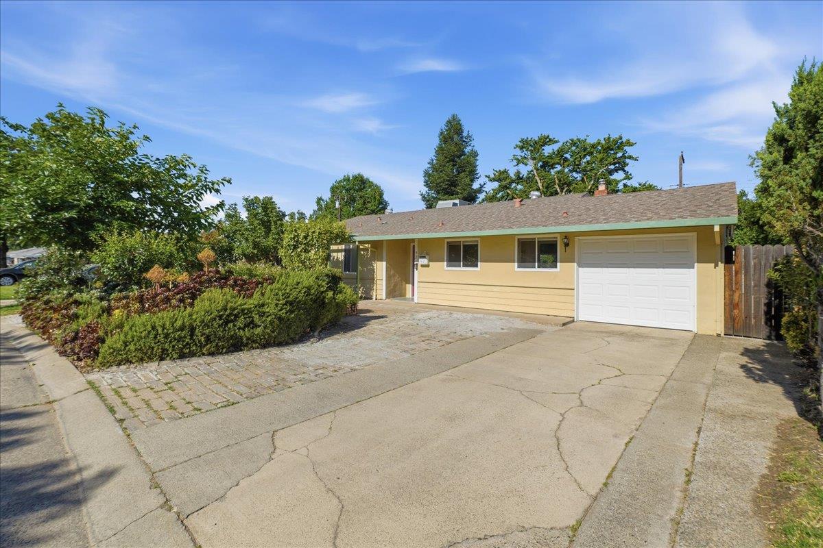 921 Patricia Way