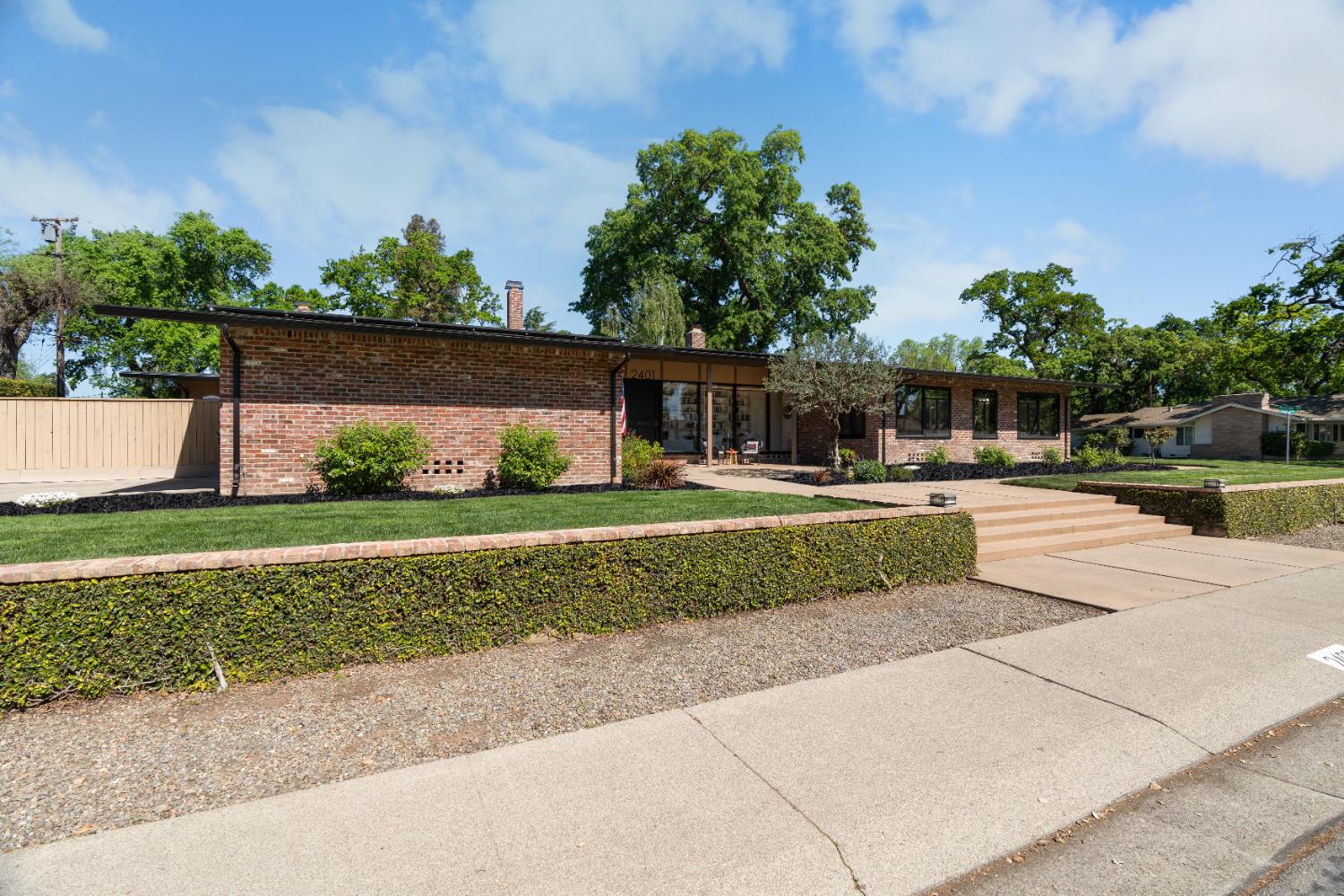 2401 Bonniebrook Drive