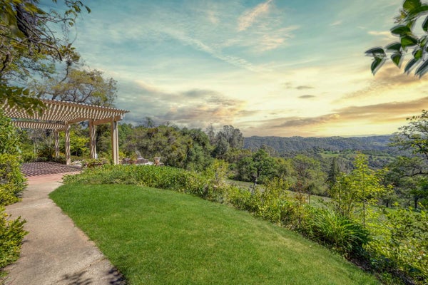 6013 DOLOMITE DR, EL DORADO, CA 95623 - Image e5ec00b852202bcf0819bf2c52684440/680897653