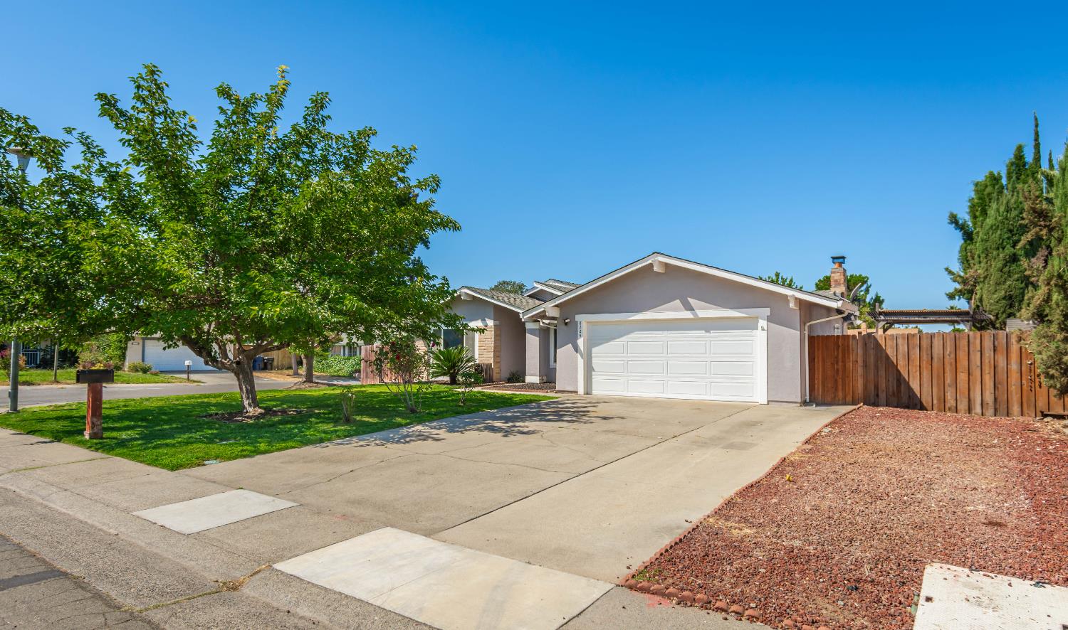 8224 Twin Oaks Avenue