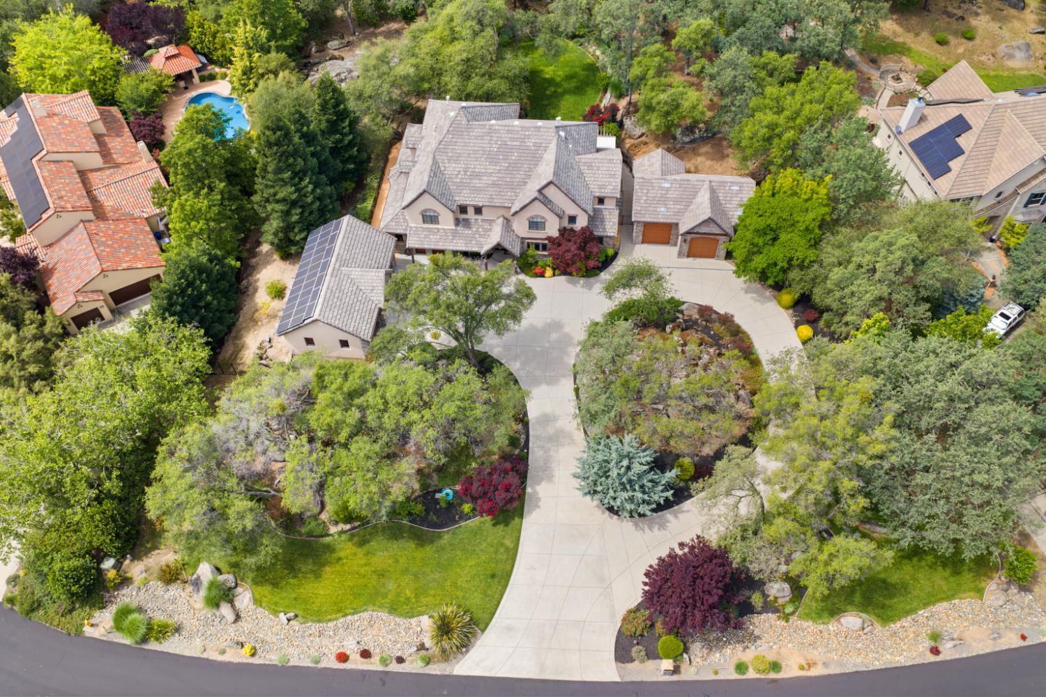 9738 Rim Rock