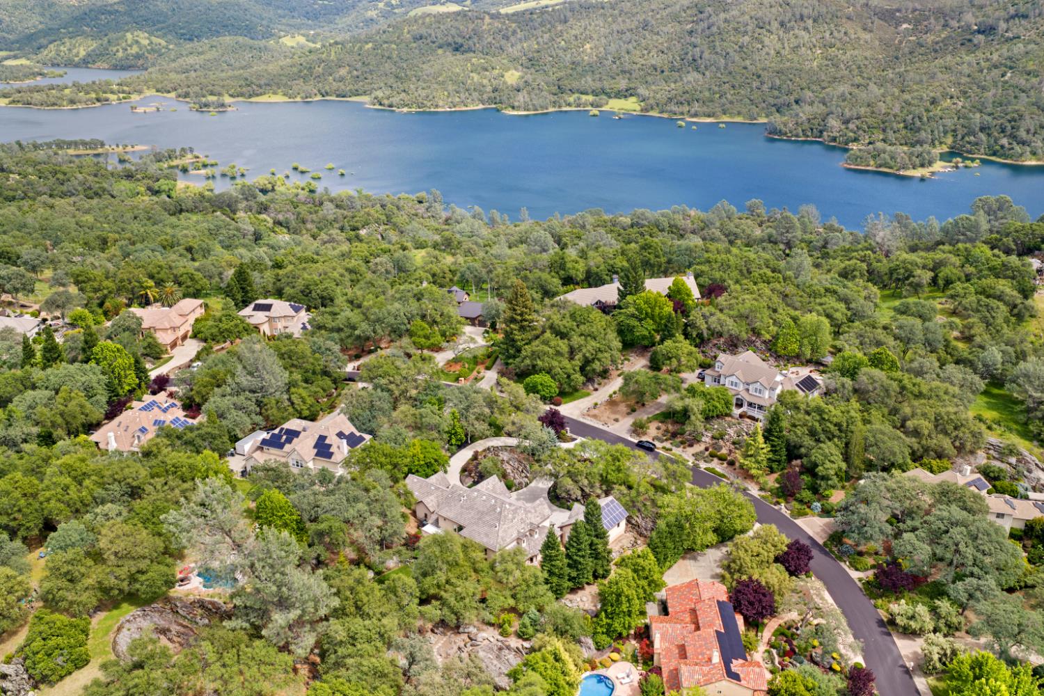 9738 Rim Rock