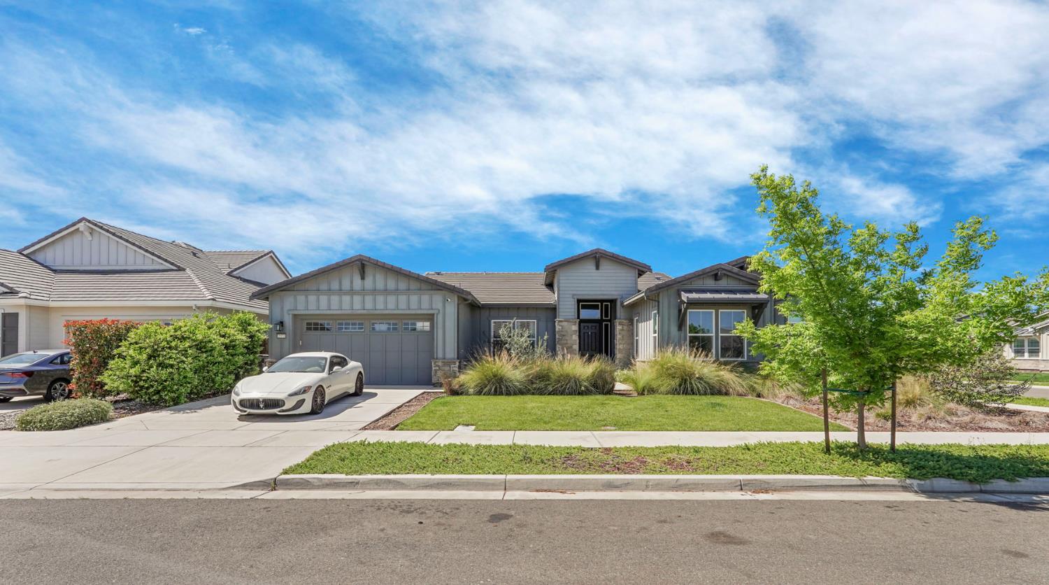 2573 Feathermint Lane
