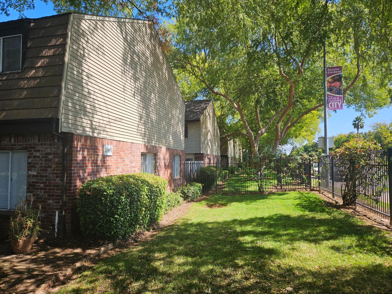 10861 Coloma Road 4