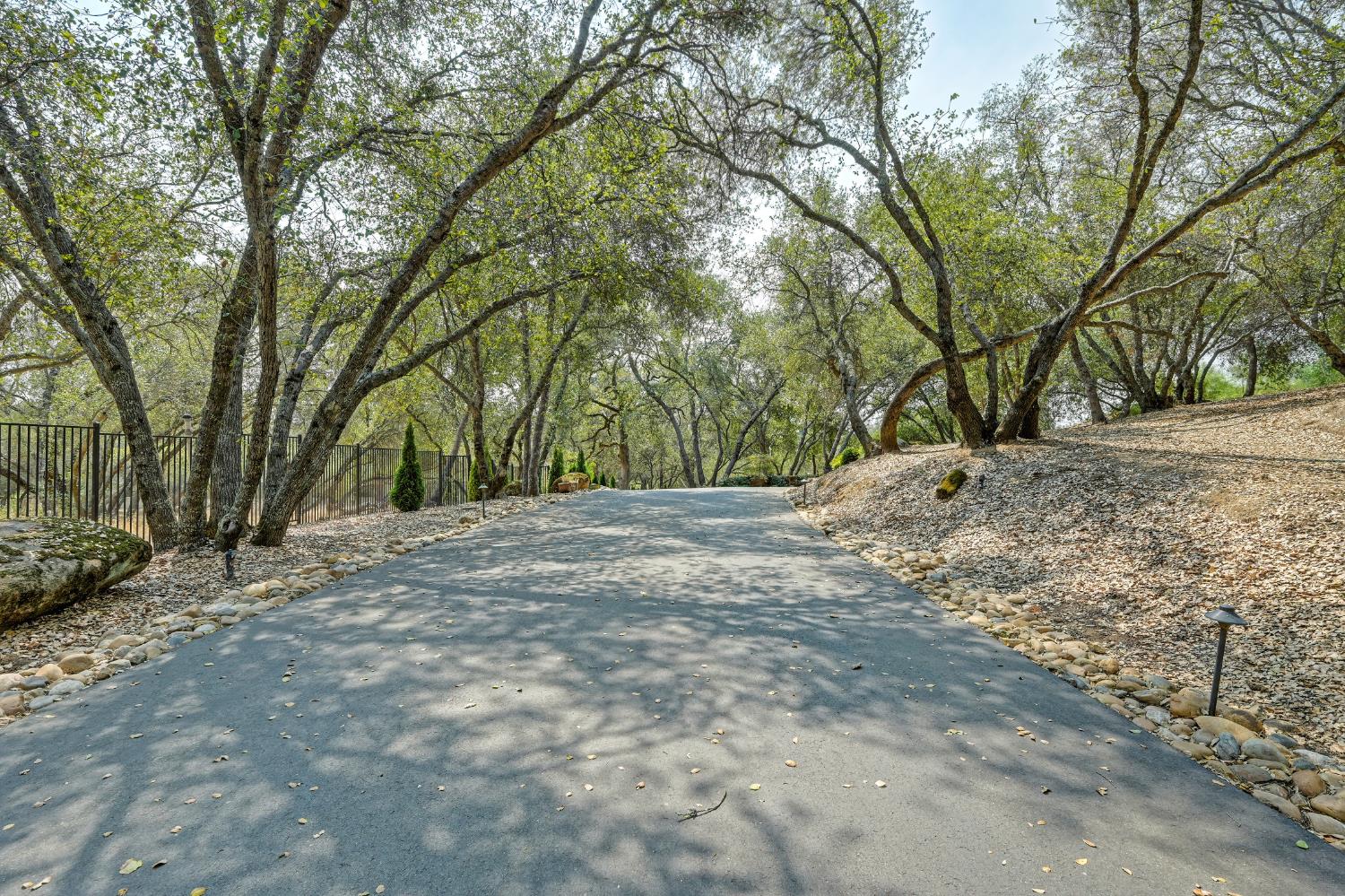 6005 Paseo Villena
