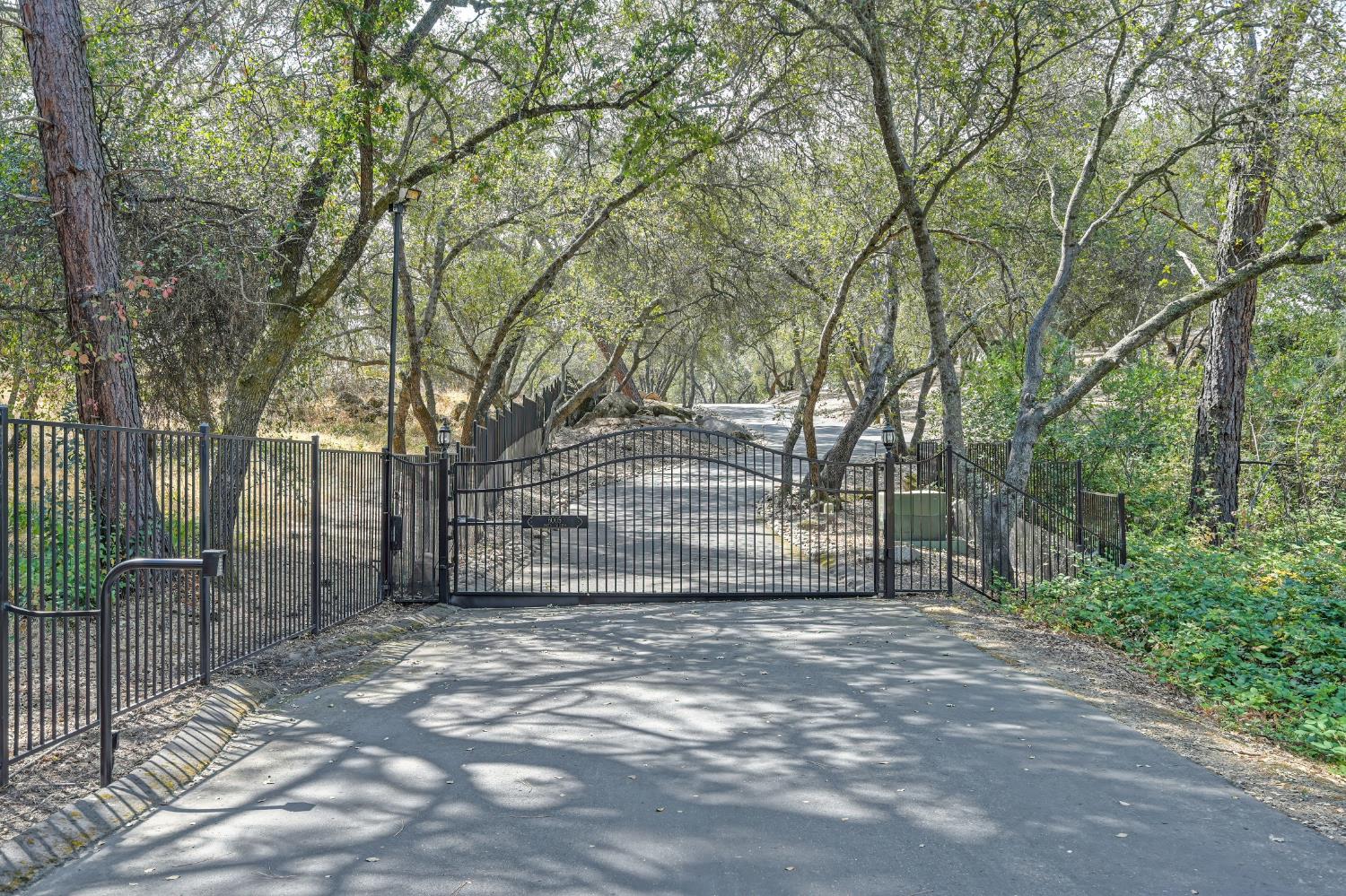 6005 Paseo Villena