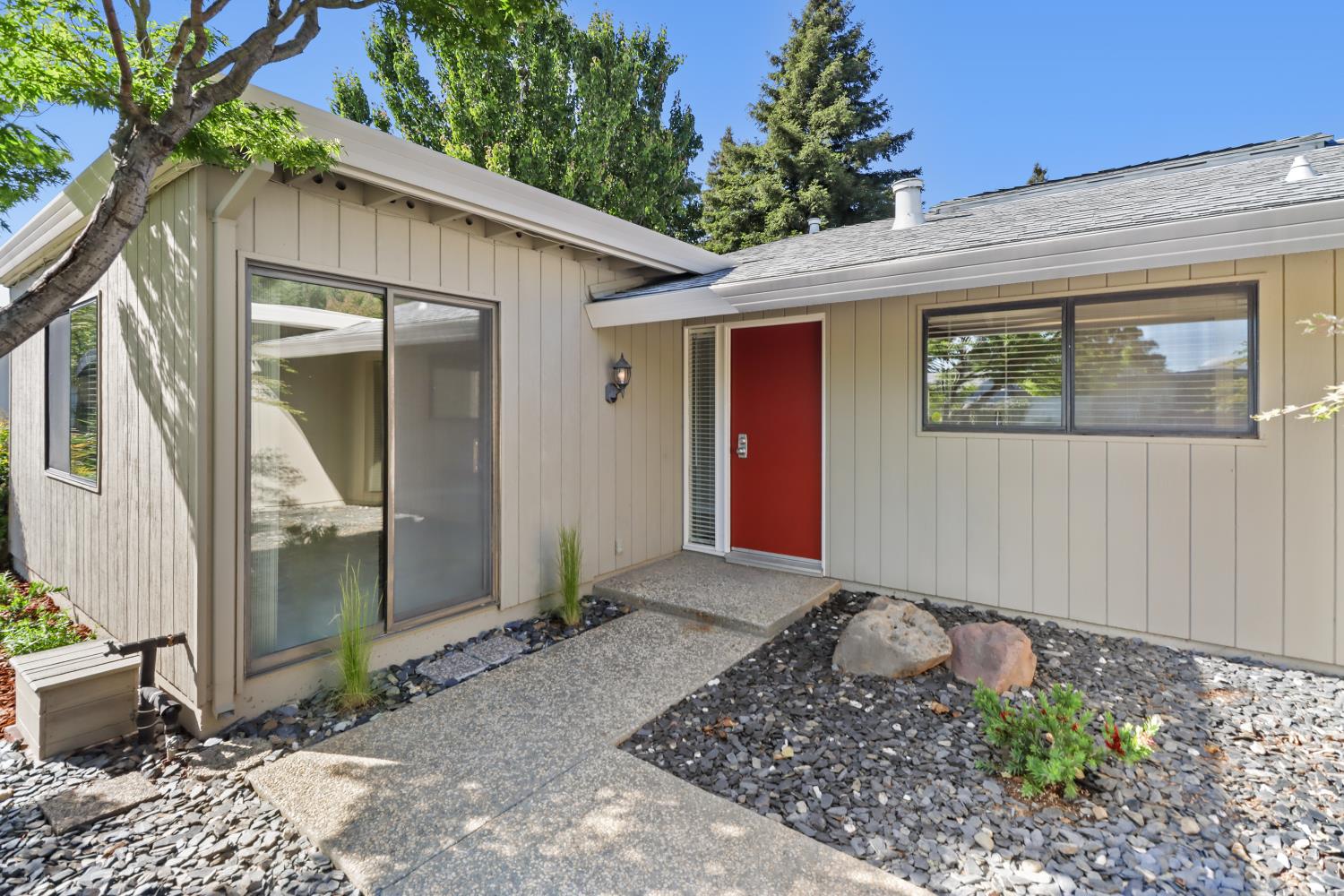 8813 Williamson Drive