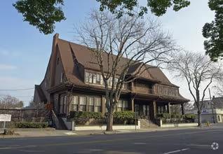 233 E Acacia Street
