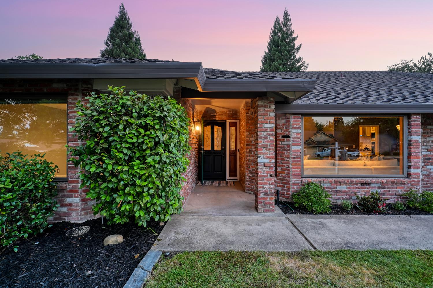 3933 Sweetwater Drive