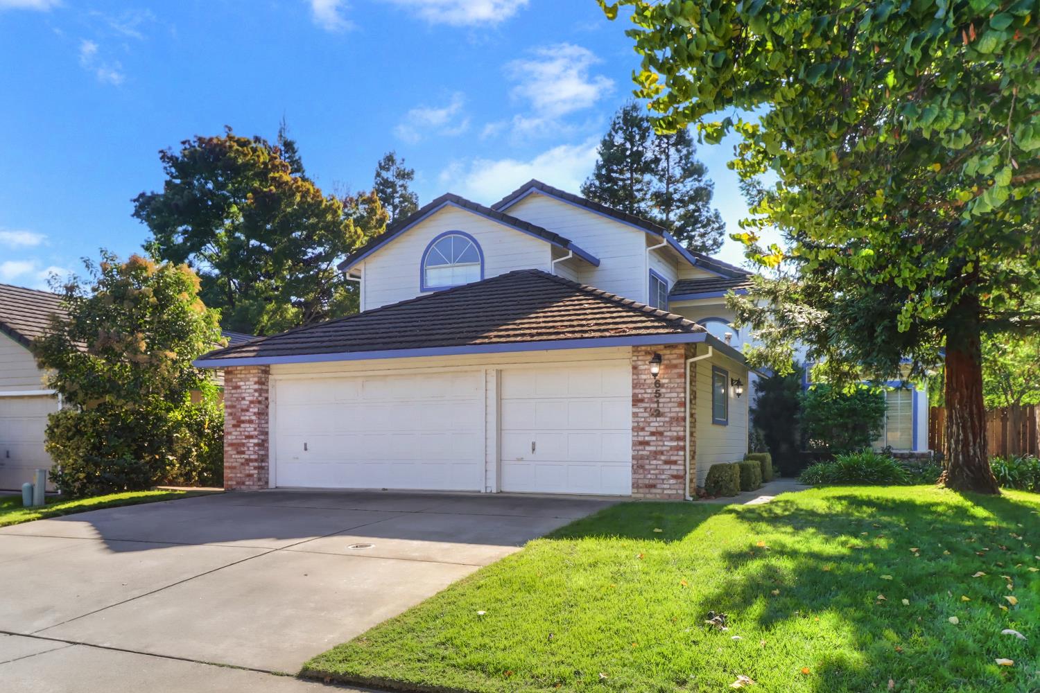 6512 Laguna Park Drive