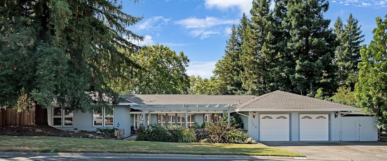 104 Oak Rock Circle