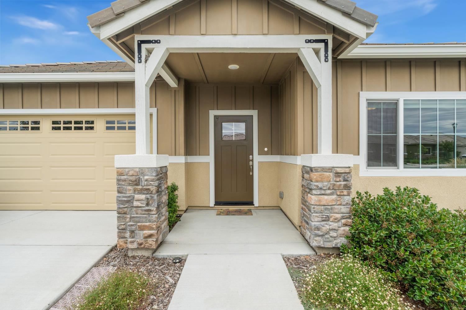 912 Hogan Road