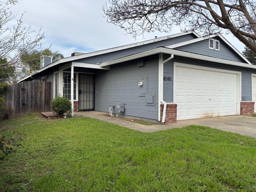 Photo of 6505 37th Avenue, Sacramento, CA 95824 (MLS # 226030703)