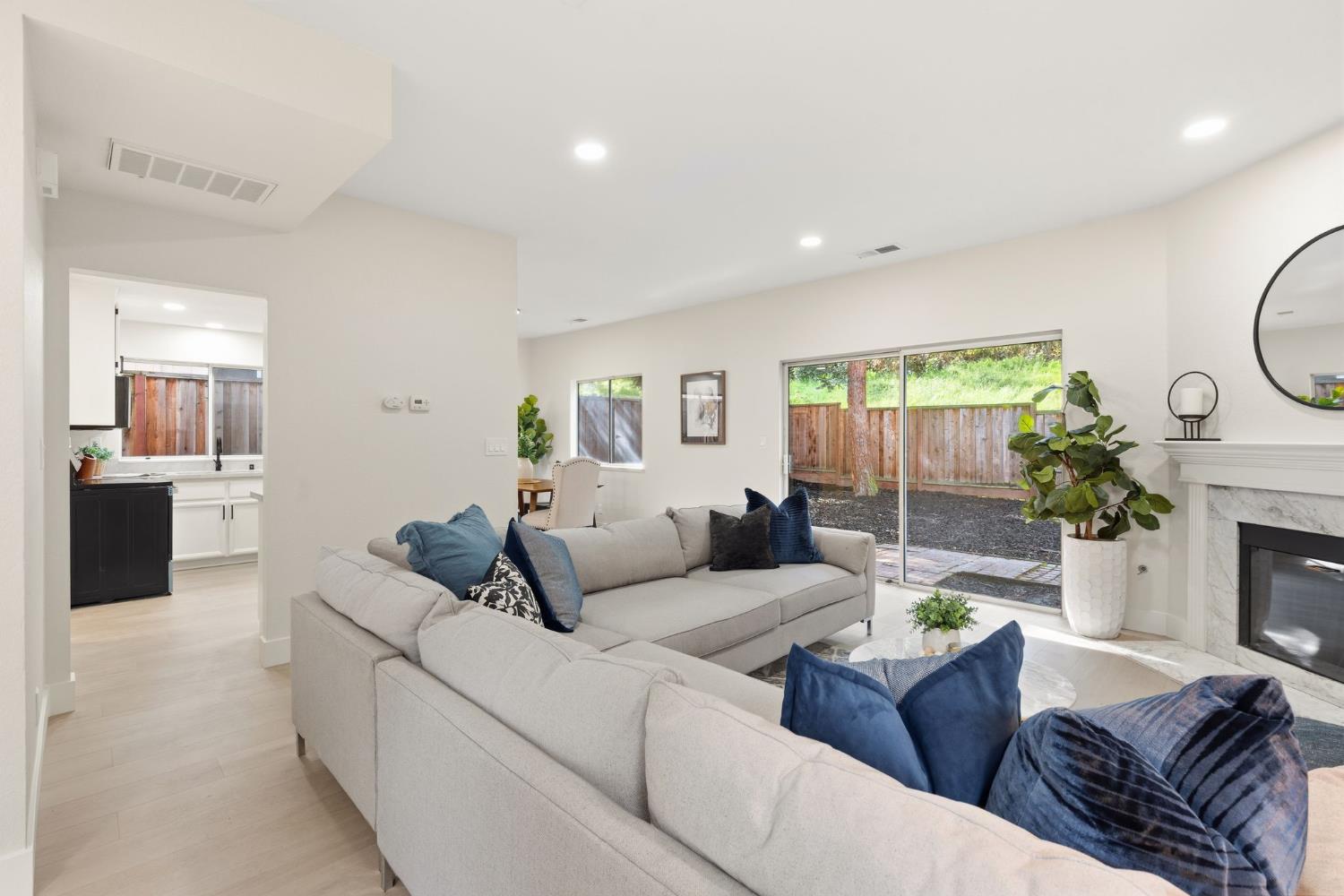 120 Bridgeview Court