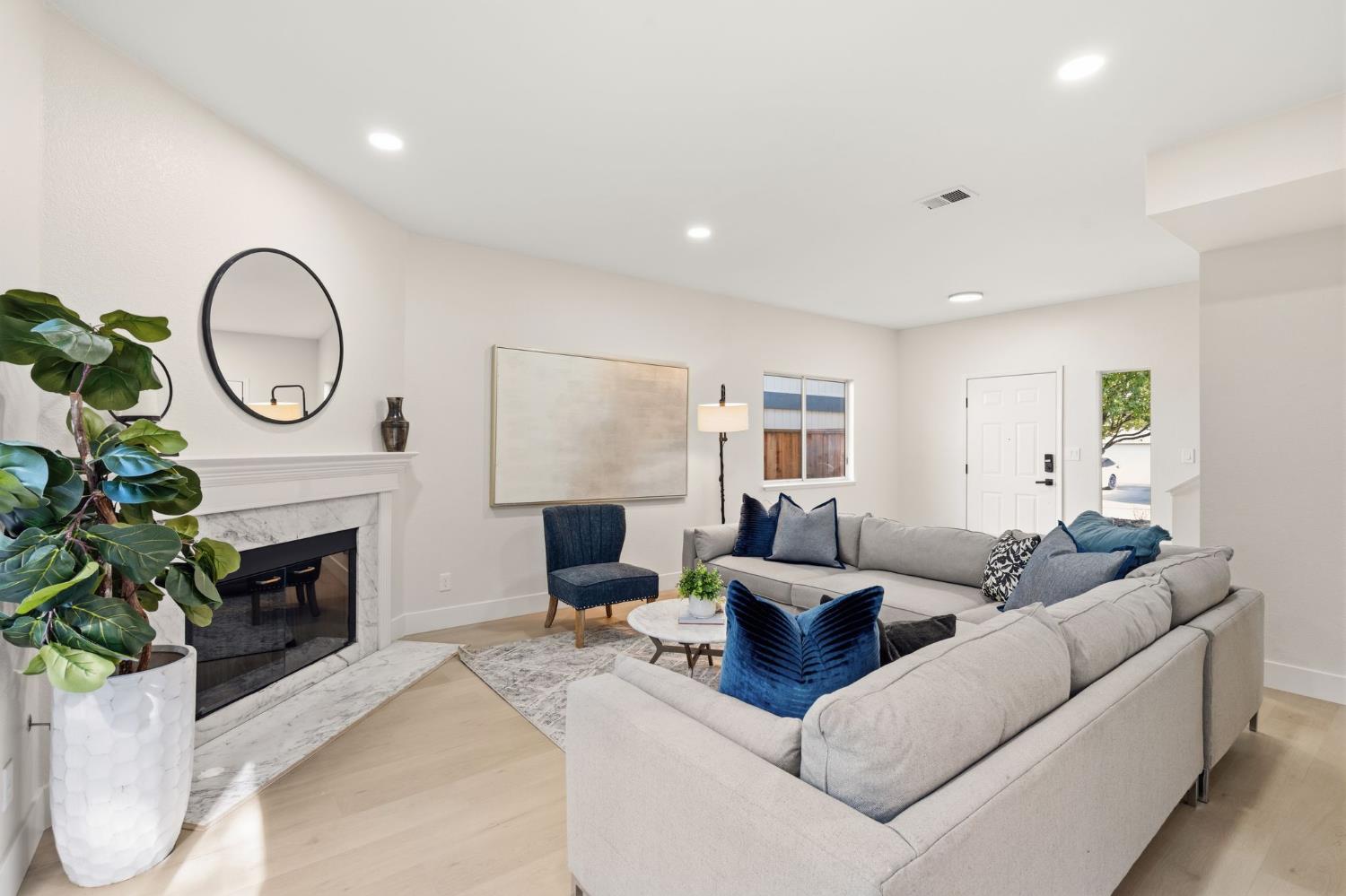 120 Bridgeview Court