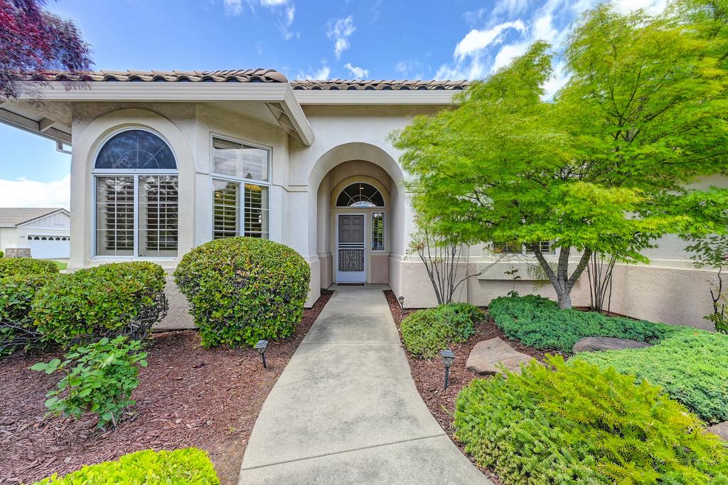 6001 Buckskin Lane