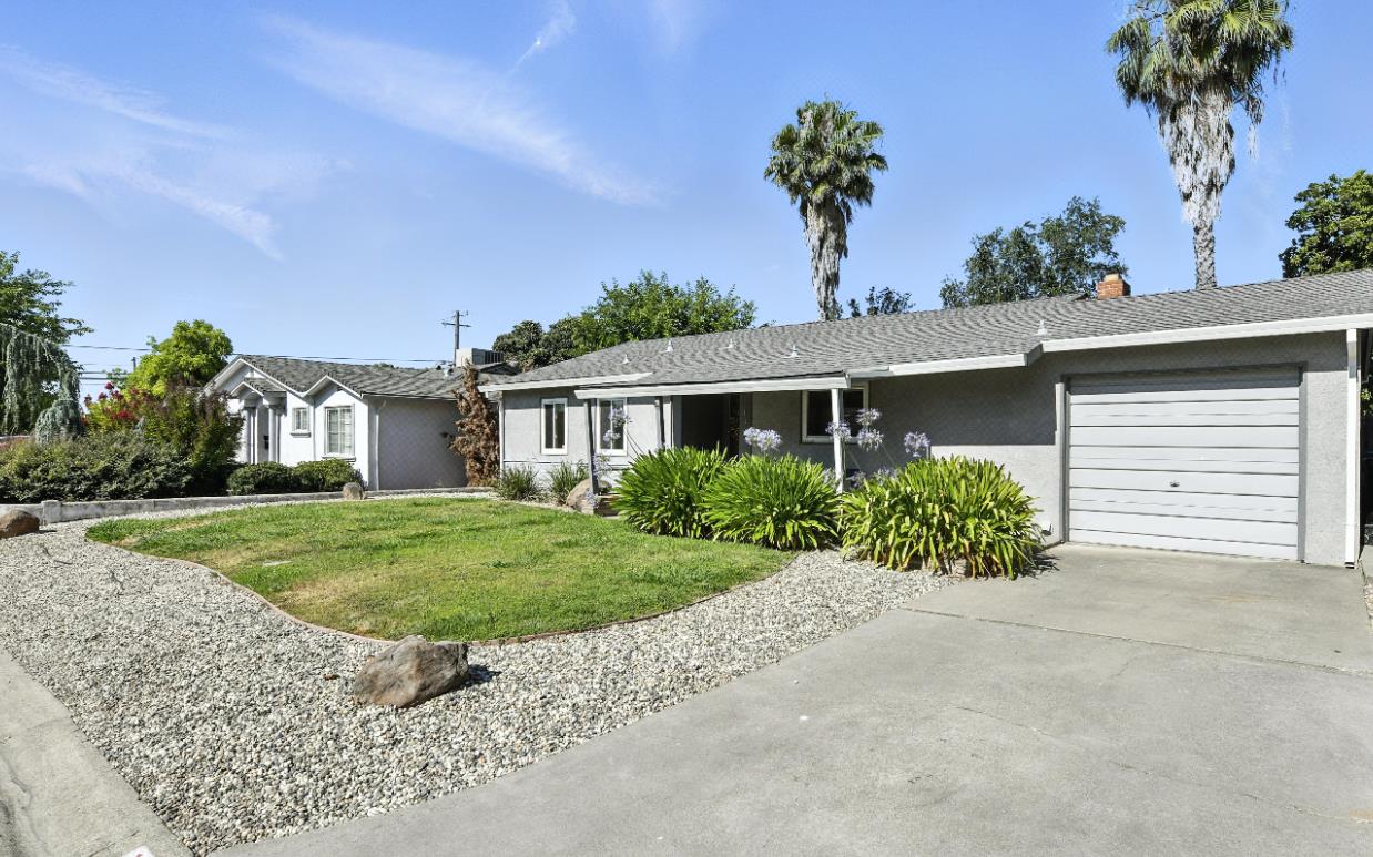 1309 Shadowglen Road