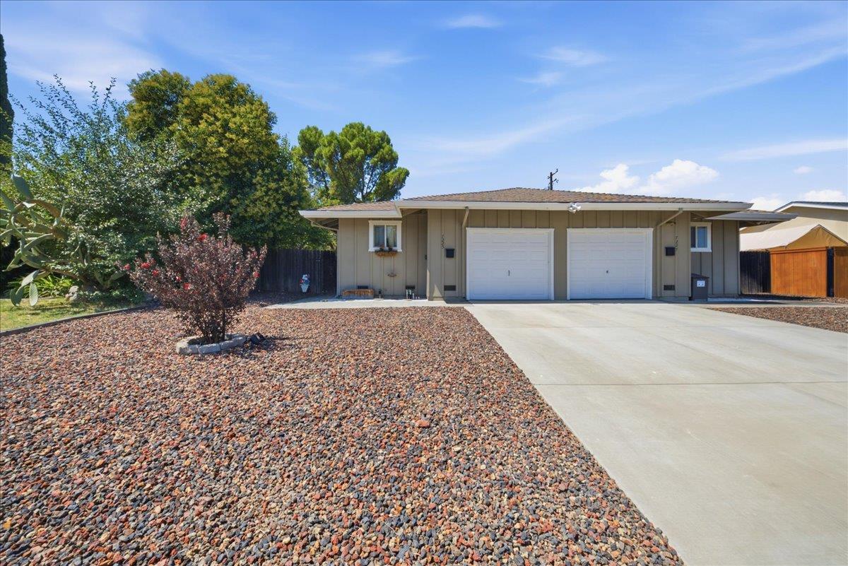 7225 Camel Rock Way