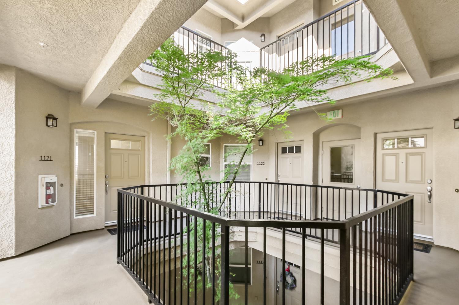 1100 Moon Circle 1121