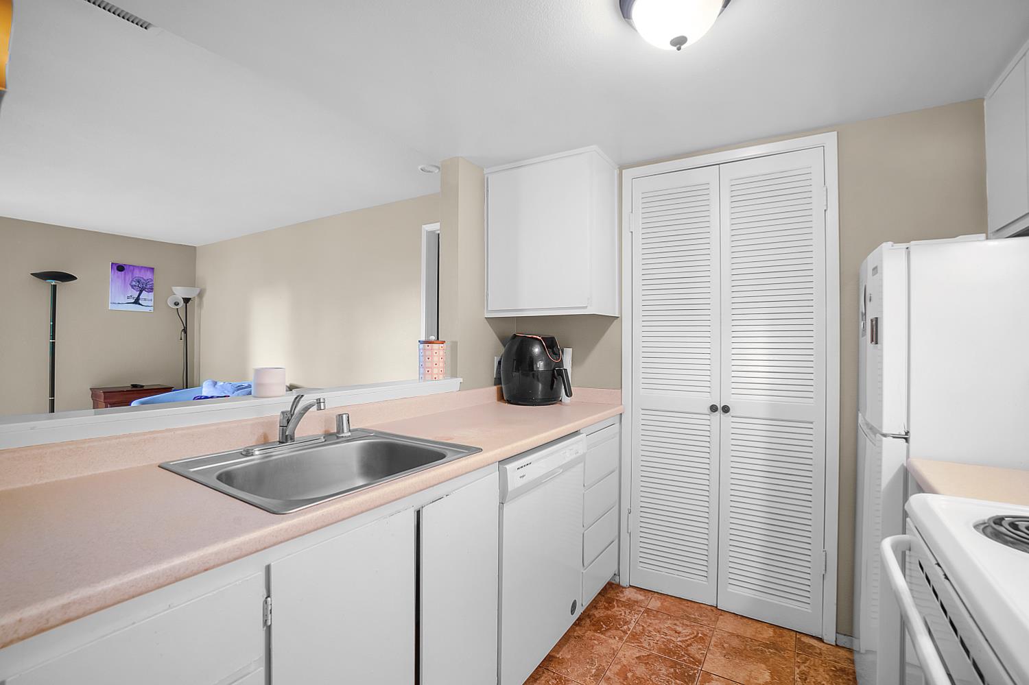 915 Fulton Avenue 450