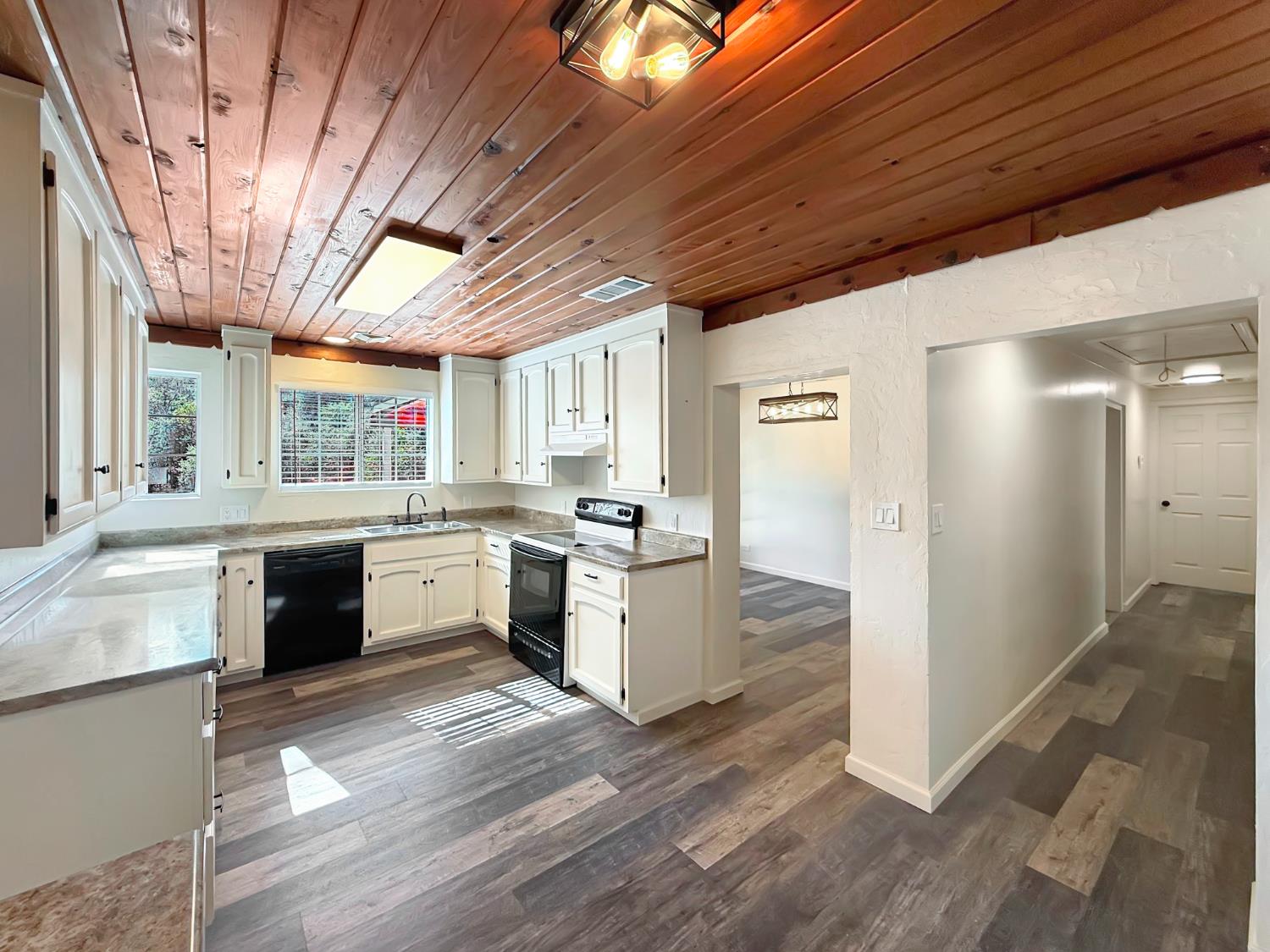 3959 Mountain Ranch Road