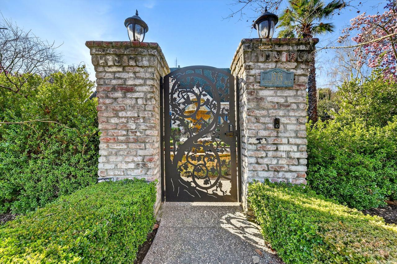 1716 Sutterville Road