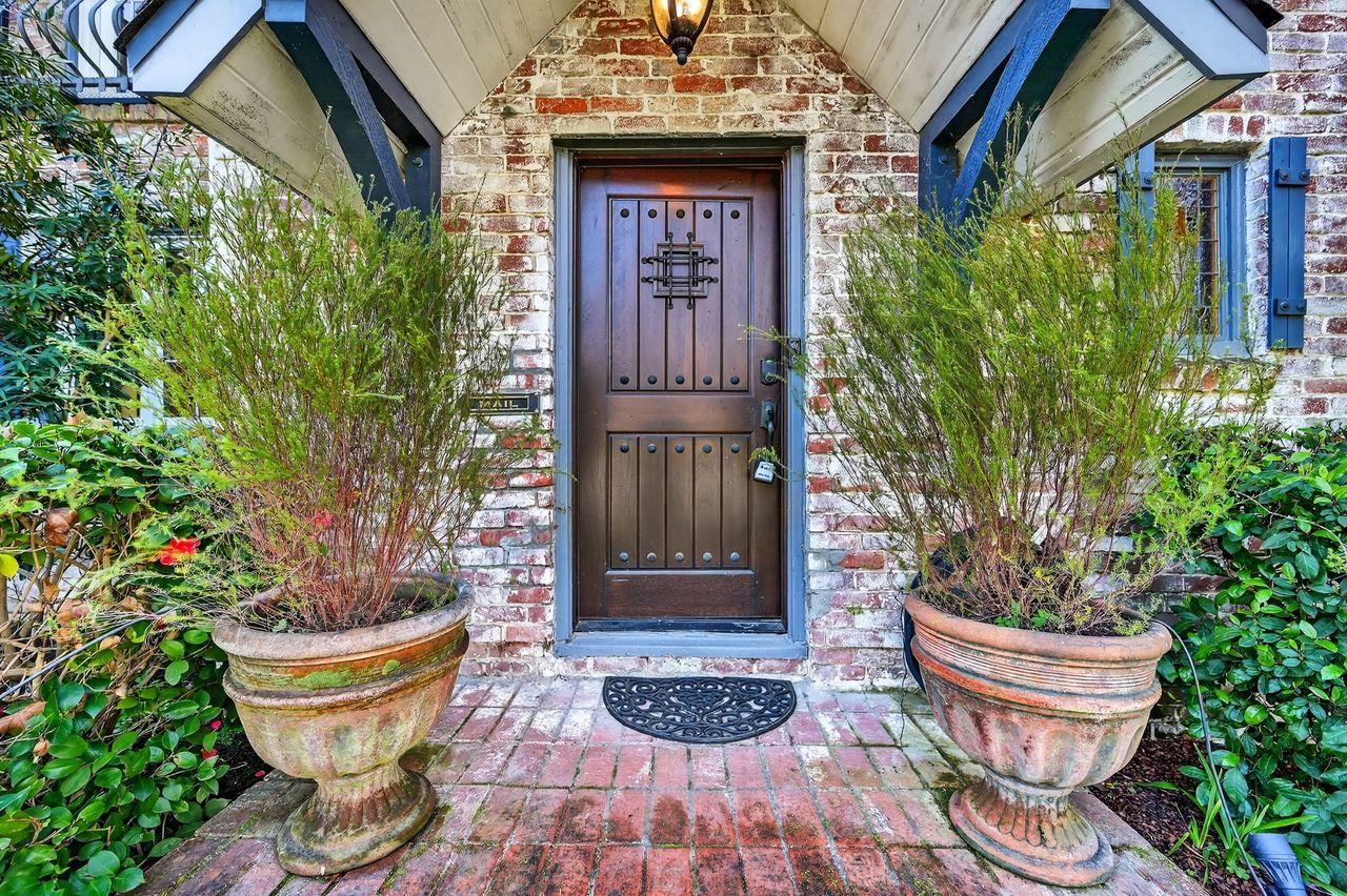 1716 Sutterville Road