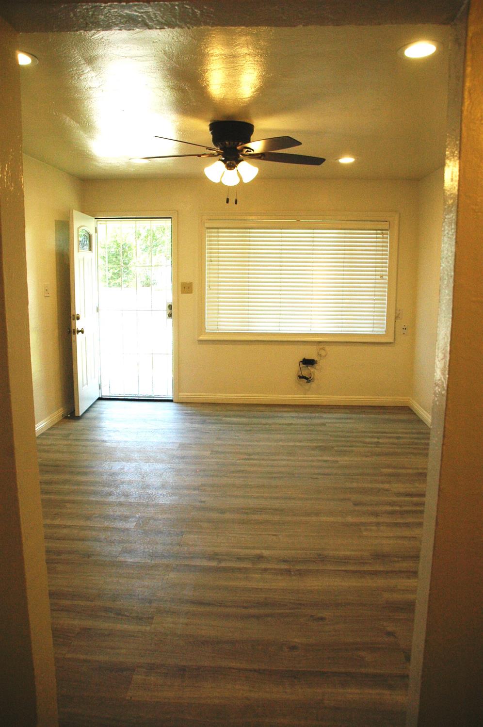 2400 Fernandez Drive