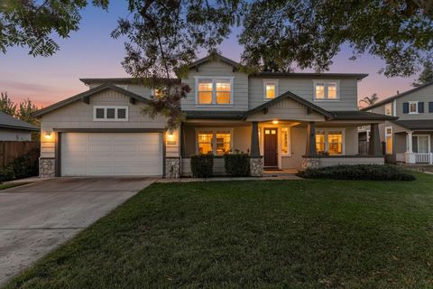 2008 Centennial Court Modesto CA 95357