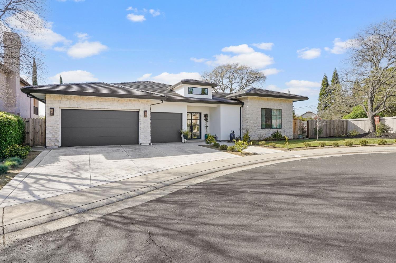 153 Chimney Bluff Court