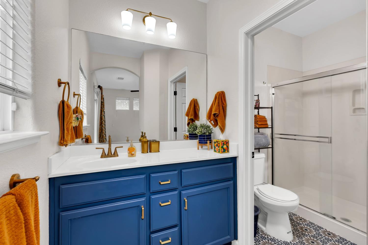 Los Banos, California 93635, United States, 3 Bedrooms Bedrooms, ,2 BathroomsBathrooms,Residential,Pending,128996