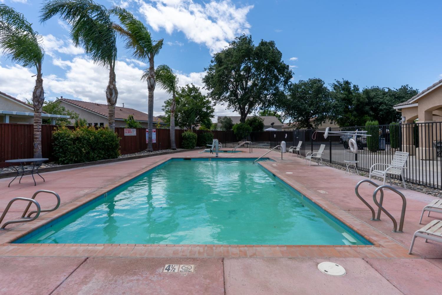 Los Banos, California 93635, United States, 3 Bedrooms Bedrooms, ,2 BathroomsBathrooms,Residential,Pending,128996