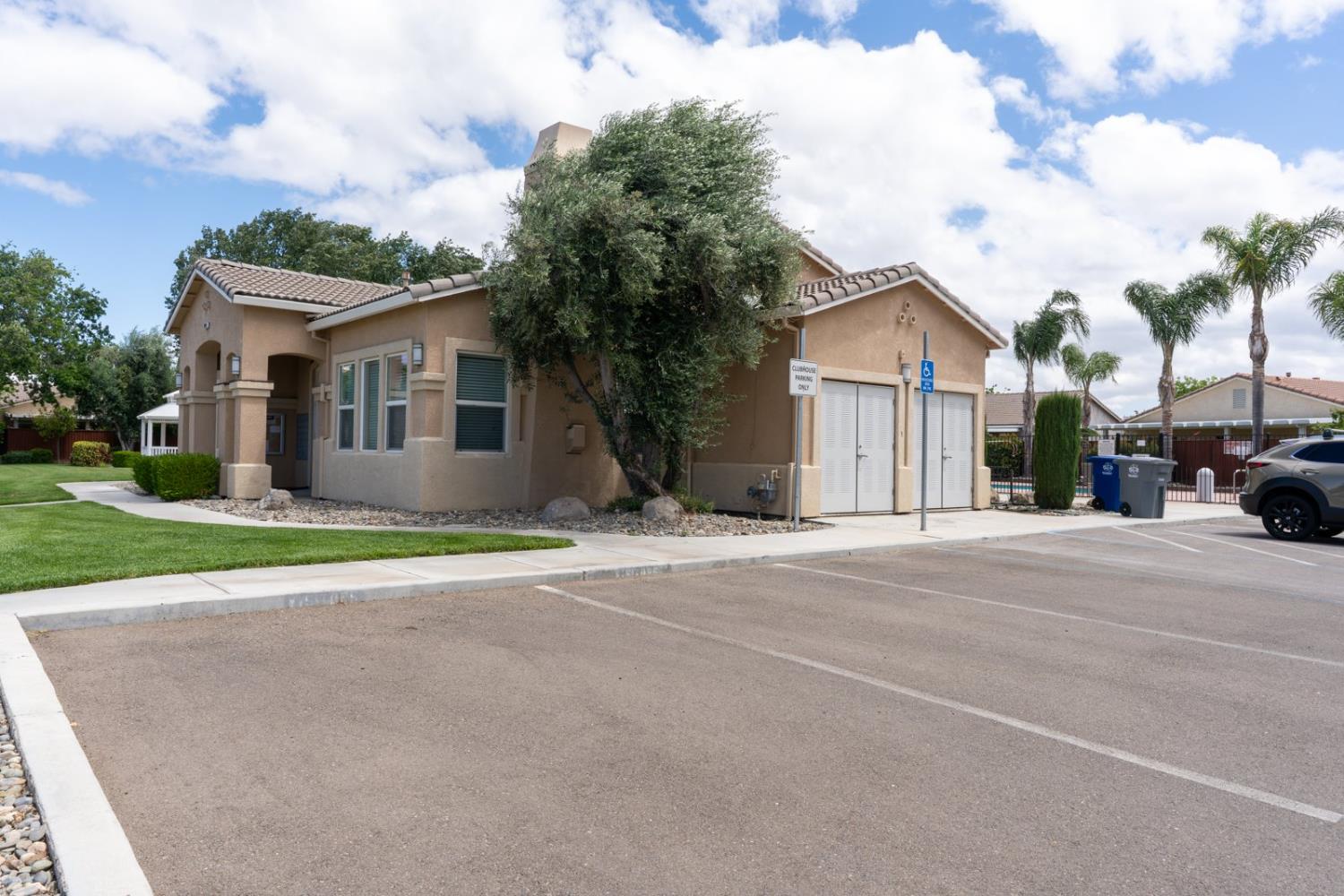 Los Banos, California 93635, United States, 3 Bedrooms Bedrooms, ,2 BathroomsBathrooms,Residential,Pending,128996